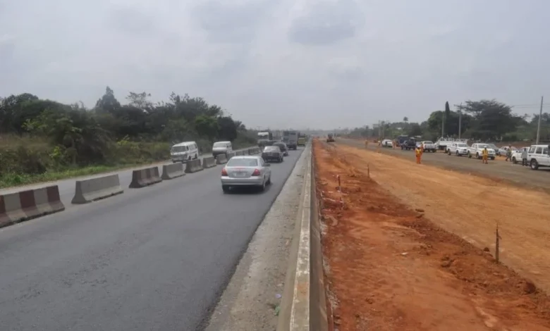 Breaking 5 Dead, 12 Injures As Sleeping driver rams into truck, on Lagos Ibadan expressway